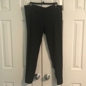Women’s Under Armour Leggings. XL